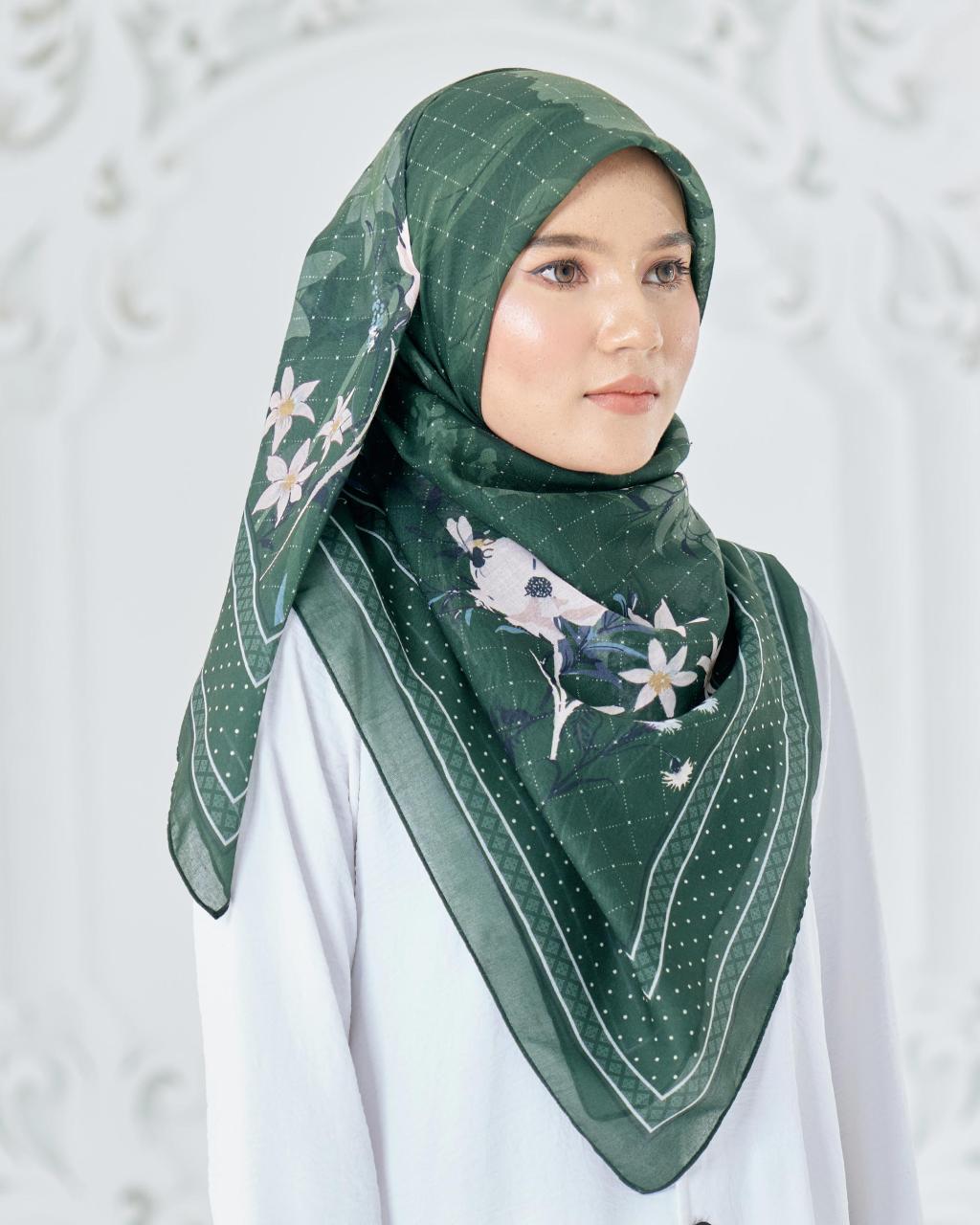 Tudung Halfmoon Kembali Trending — Gaya Baru dan Kreatif